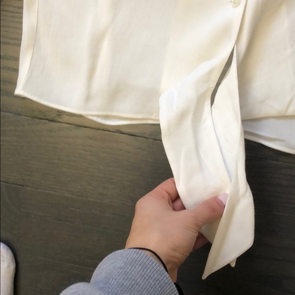 Aritzia White Blouse Crop Dress Shirt - Picture 2 of 3